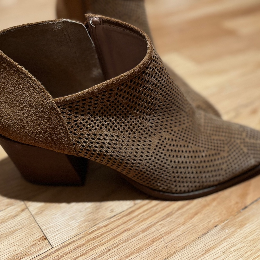 Lucky Brand women’s size 9 boots